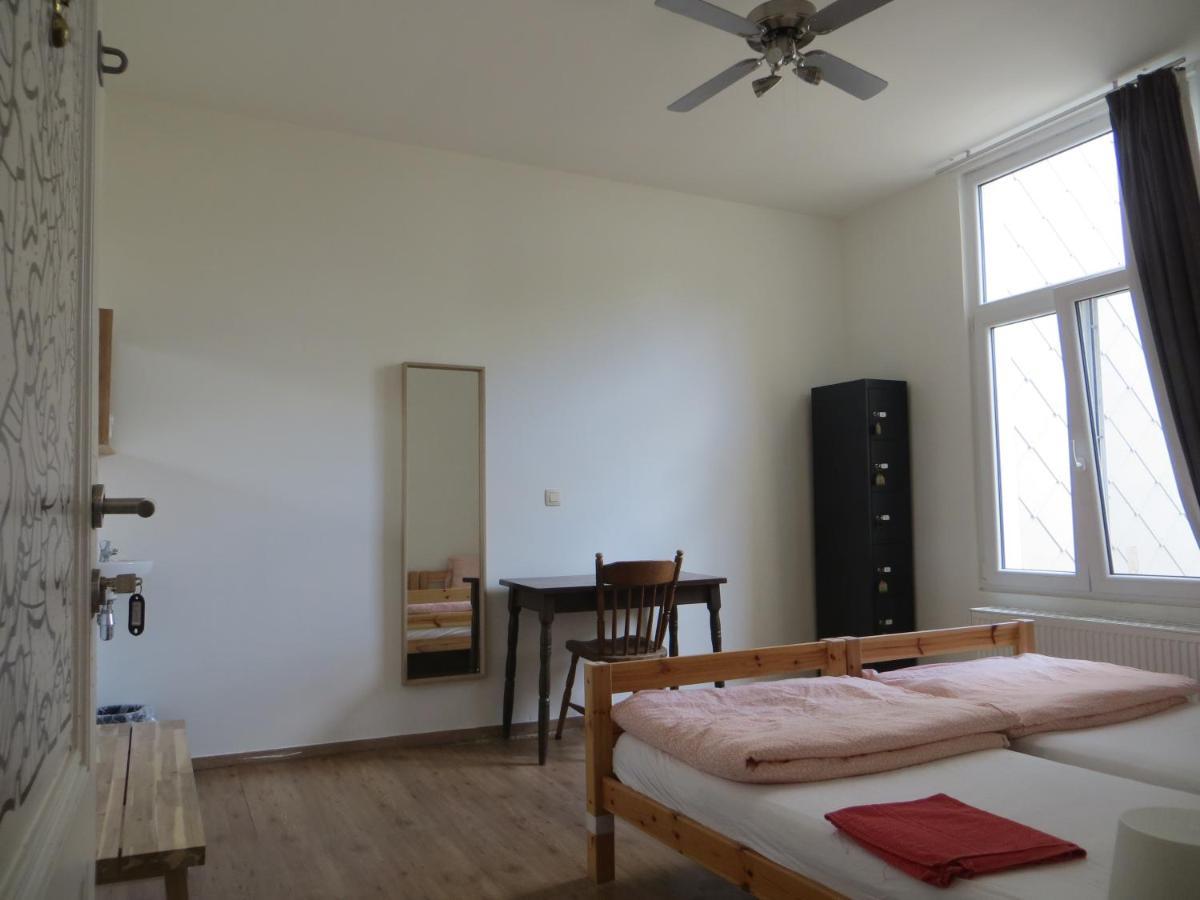 Kabas Hostel *